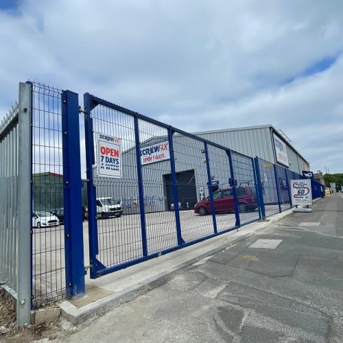 A commercial fence done by Wise Roots for ScrewFix